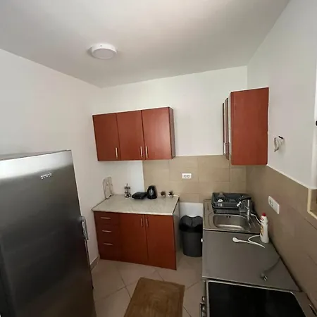 Apartment S&r *